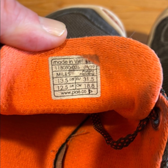 Plae Children’s Gray & Orange Tennis Shoes - Picture 6 of 8